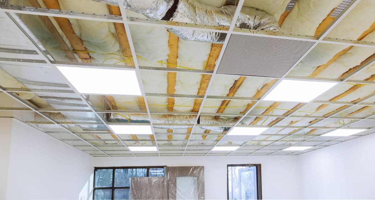 Isolation d'un plafond par l'intérieur.